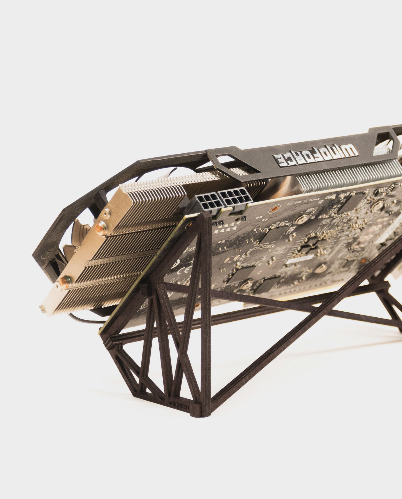 Soporte para tarjeta grafica decorativo de madera negra