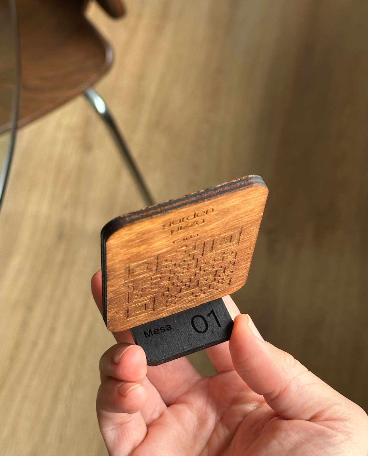 Codigo QR Madera Restaurante con carta y menu