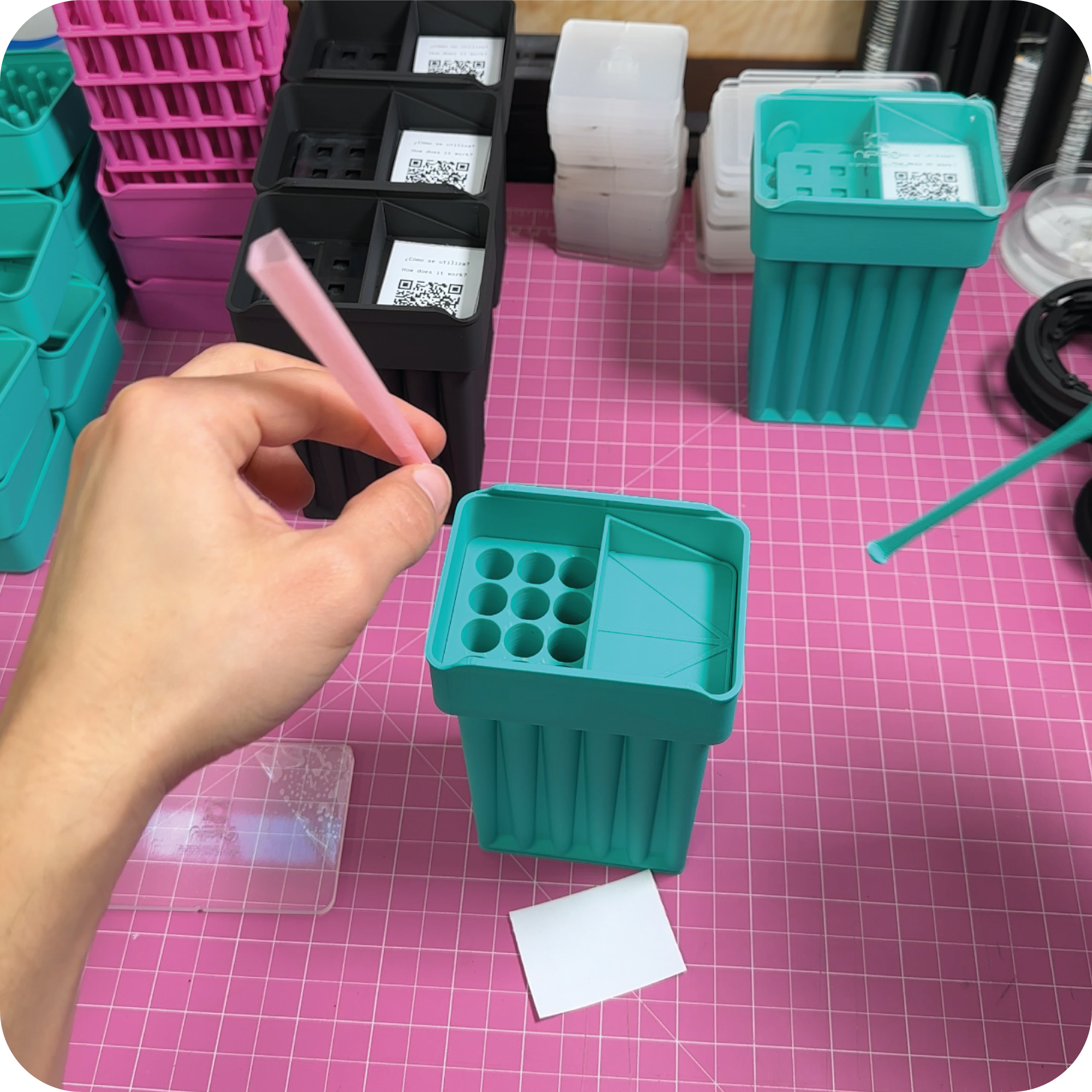 NIPRO 24 Cone Filling Machine | Herramienta para rellenar conos King Size 108 mm (Filtros 6mm Carbón activado) - Imagen 9