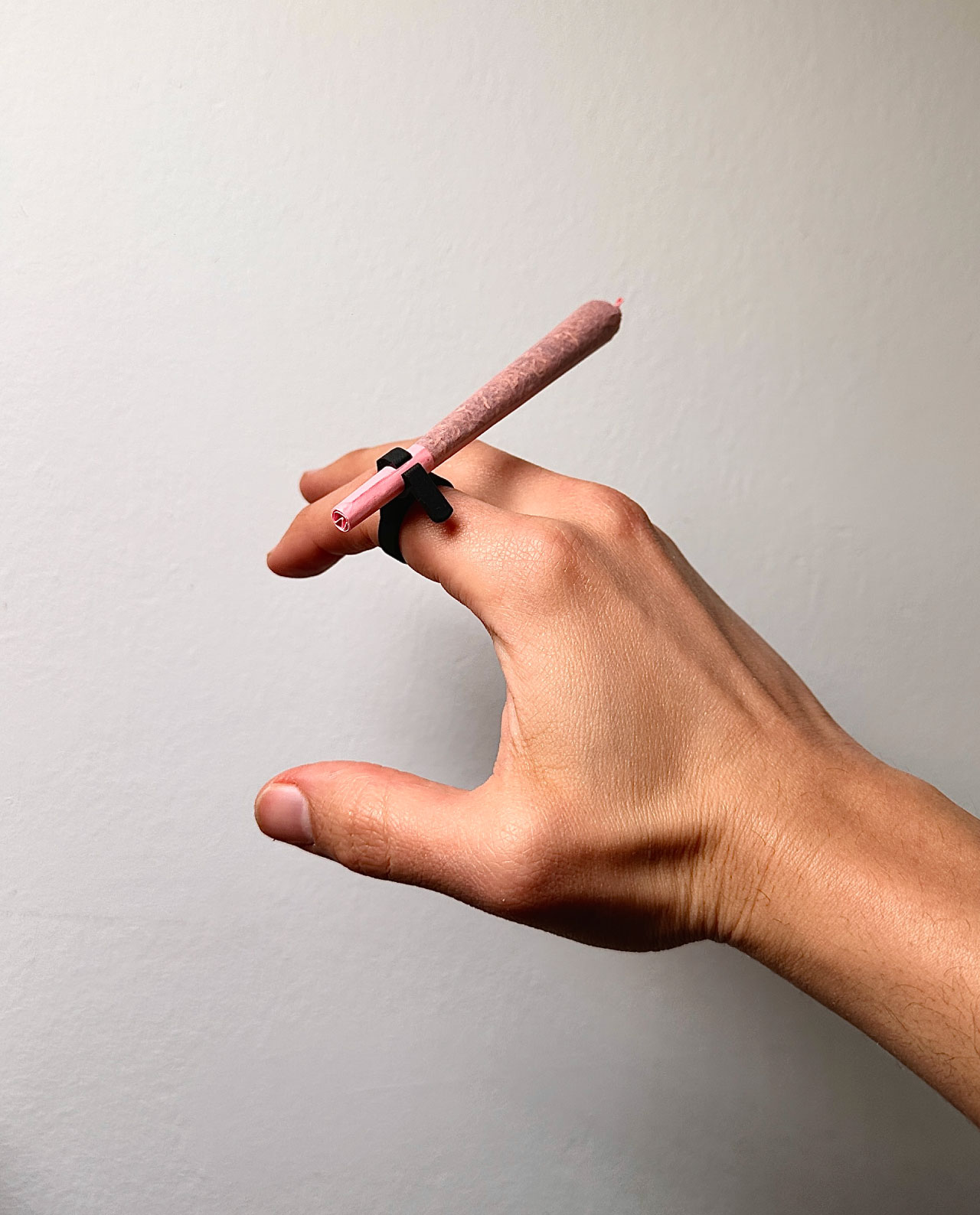 Anillo Portaporro, Soporte Manos Libres para Conos Pre Enrollados, Anillo Porta Cigarros, Cigarette Holder Ring, Joint Holder (Pack x 5 ud.) - Imagen 2