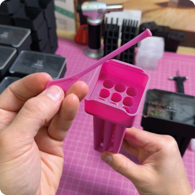 NIPRO 9 Cone Filling Machine | Herramienta para rellenar conos King Size 108 mm (Rosa) - Imagen 5