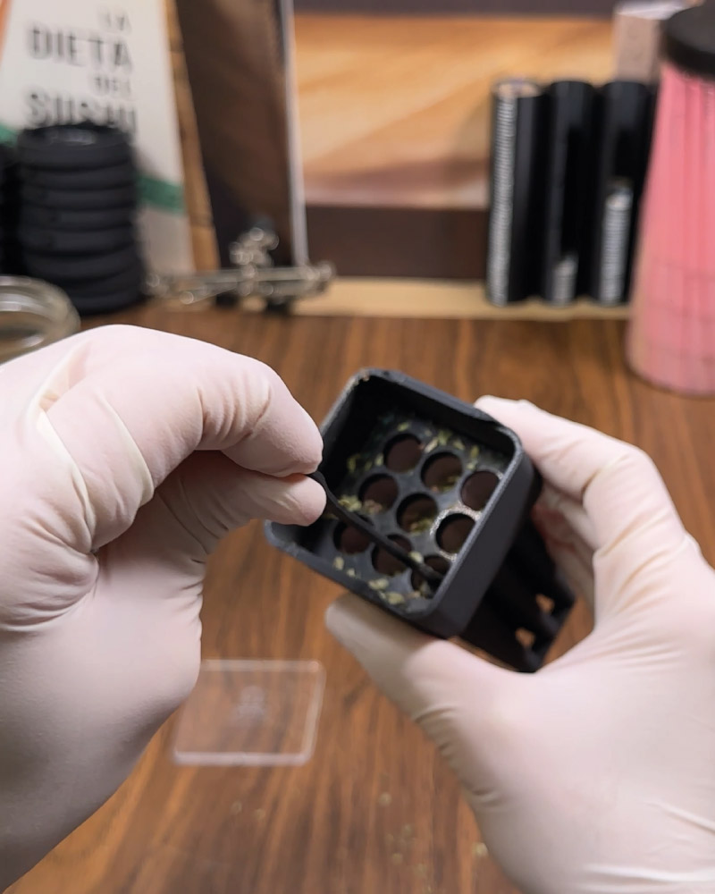 NIPRO 9 Cone Filling Machine | Herramienta para rellenar conos King Size 108 mm (Negro) - Imagen 6