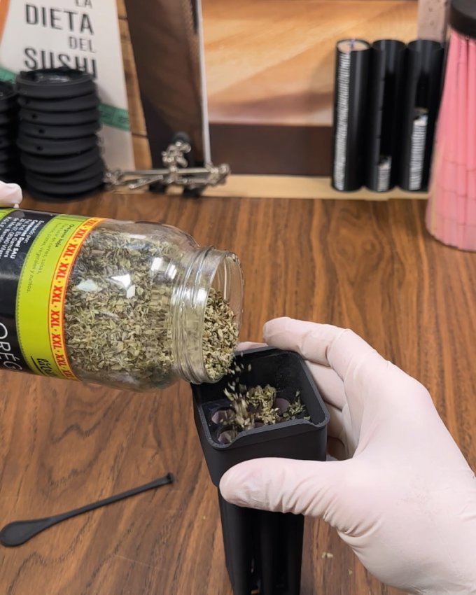 NIPRO 9 Cone Filling Machine | Herramienta para rellenar conos King Size 108 mm (Negro) - Imagen 5