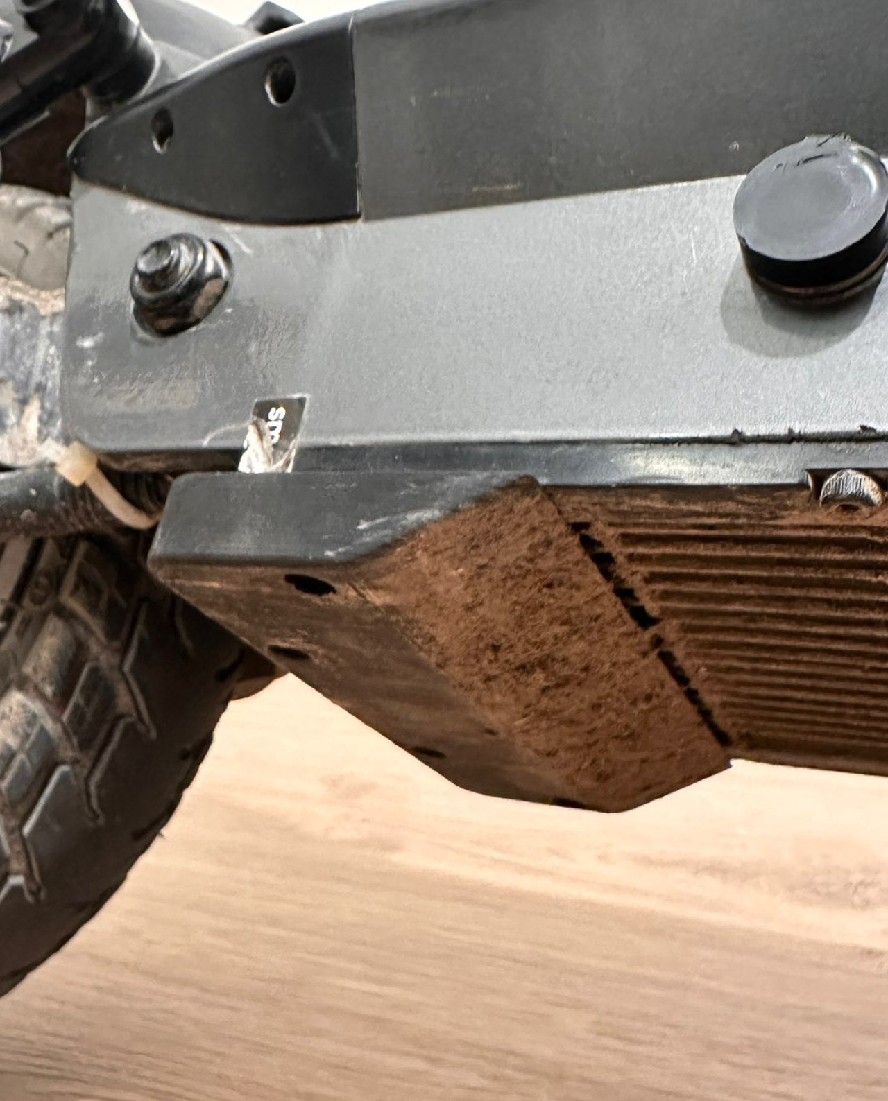 Protector cable motor Smartgyro K2 – Pieza inferior de protección para patinete eléctrico